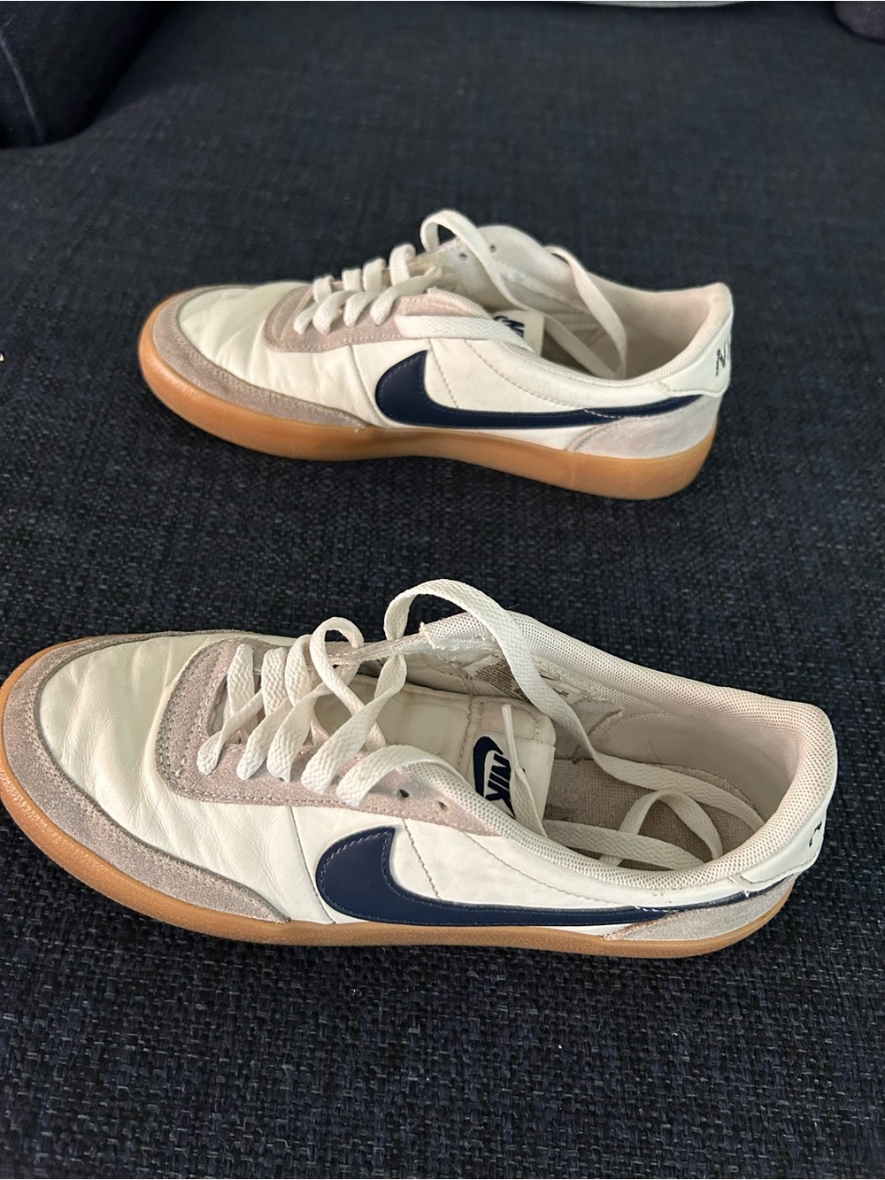 Nike Men’s White & Navy Low-Top Sneakers.Size 7.5